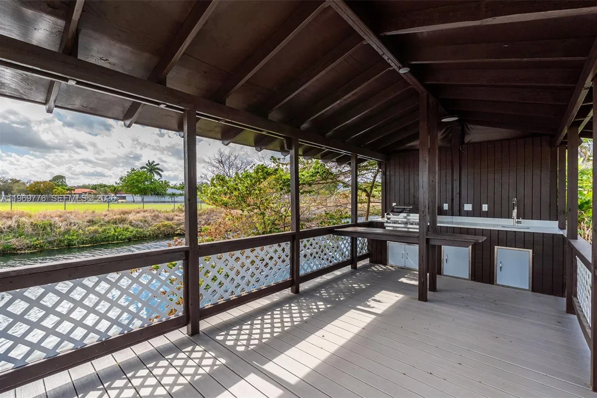 9990 Broad Channel Dr, Cutler Bay FL 33157