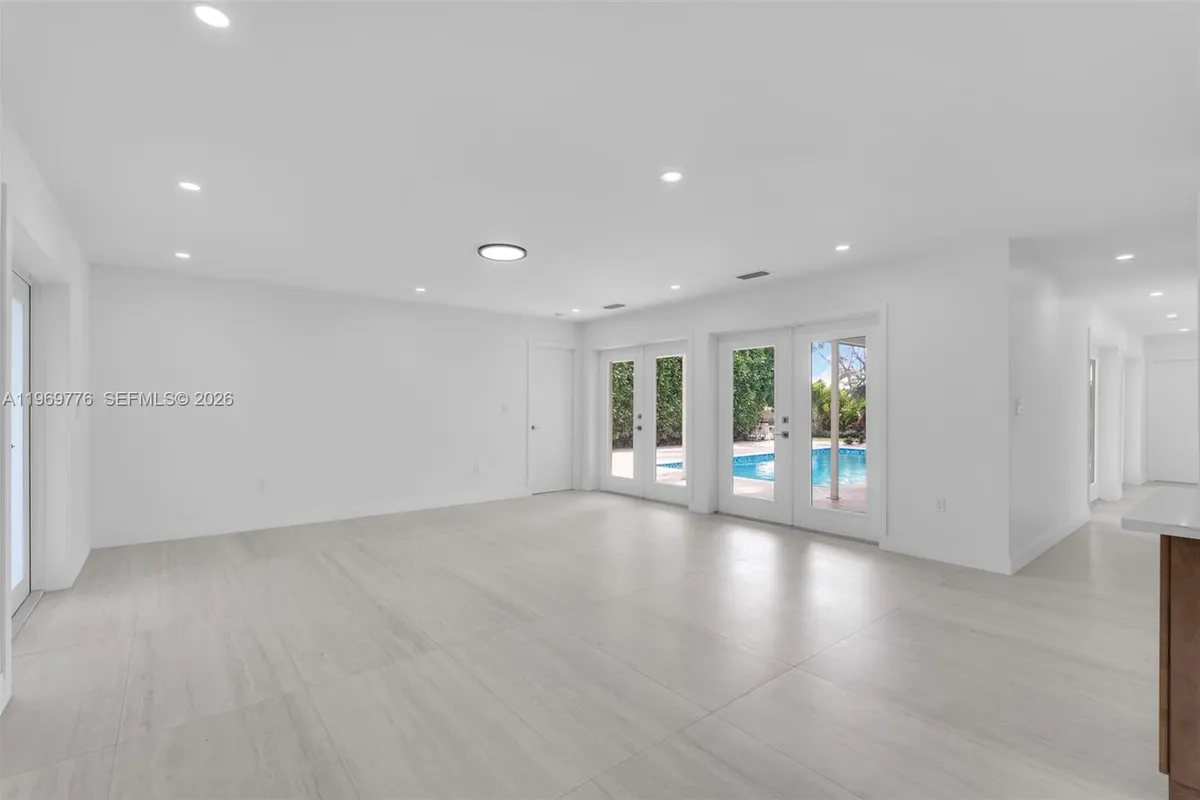 9990 Broad Channel Dr, Cutler Bay FL 33157