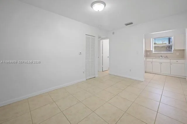 577 NE 82nd St # 14, Miami FL 33138