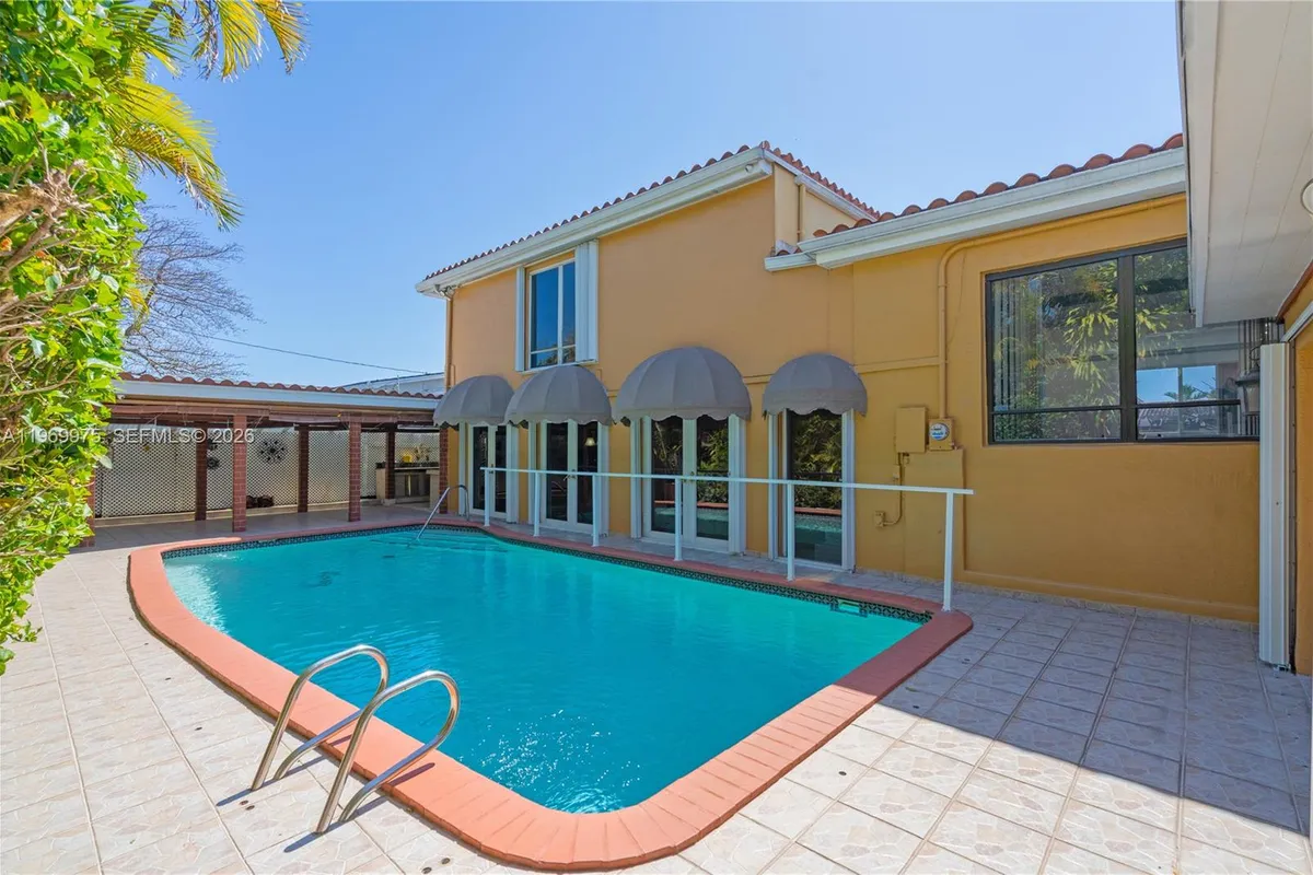 7941 SW 18th Ter, Miami FL 33155