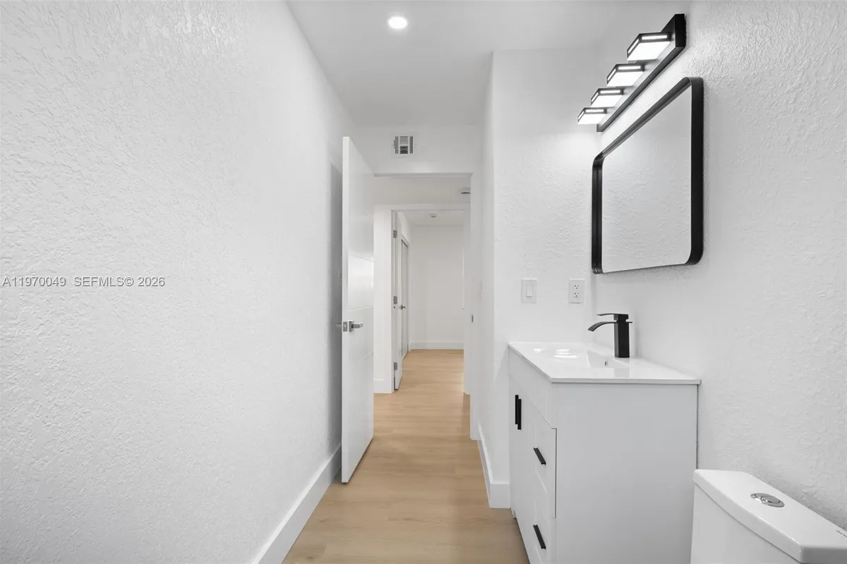 2241 Hope St, Hollywood FL 33020