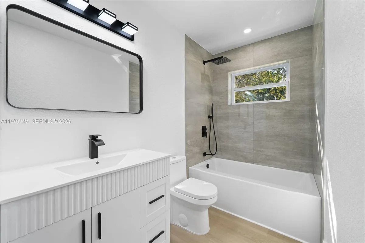 2241 Hope St, Hollywood FL 33020