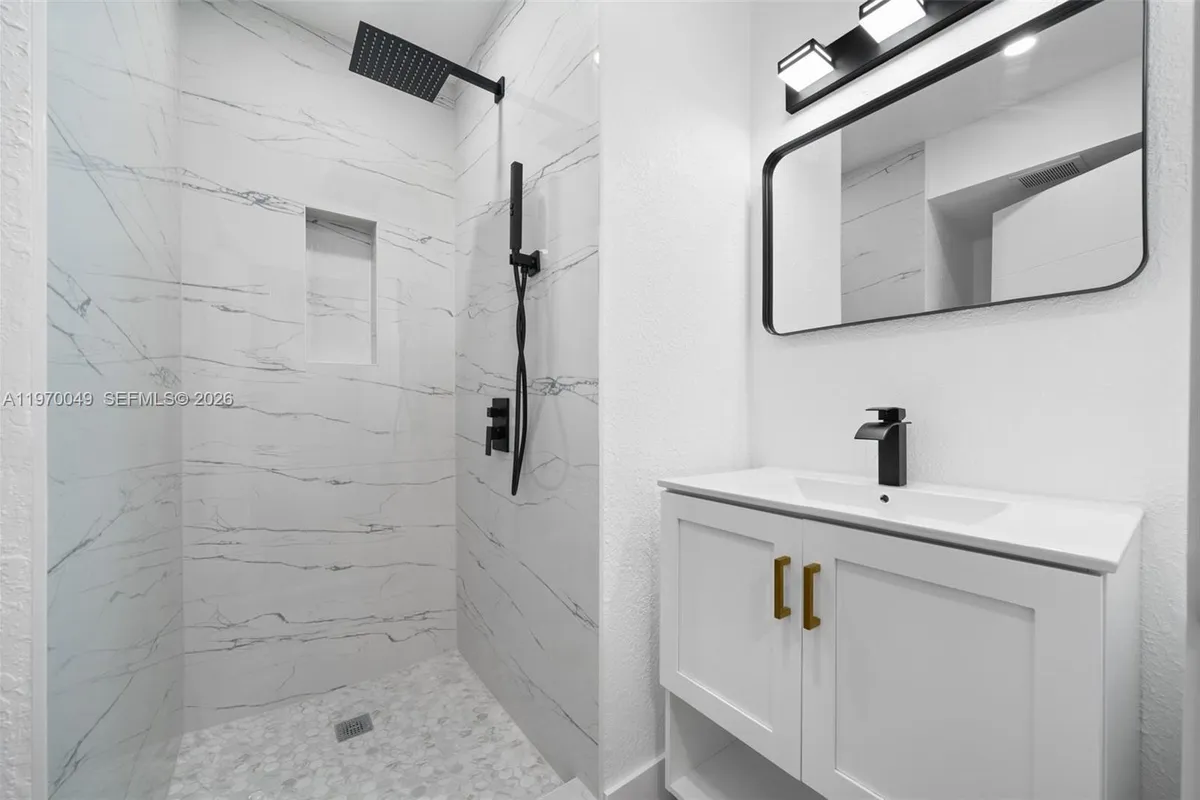 2241 Hope St, Hollywood FL 33020