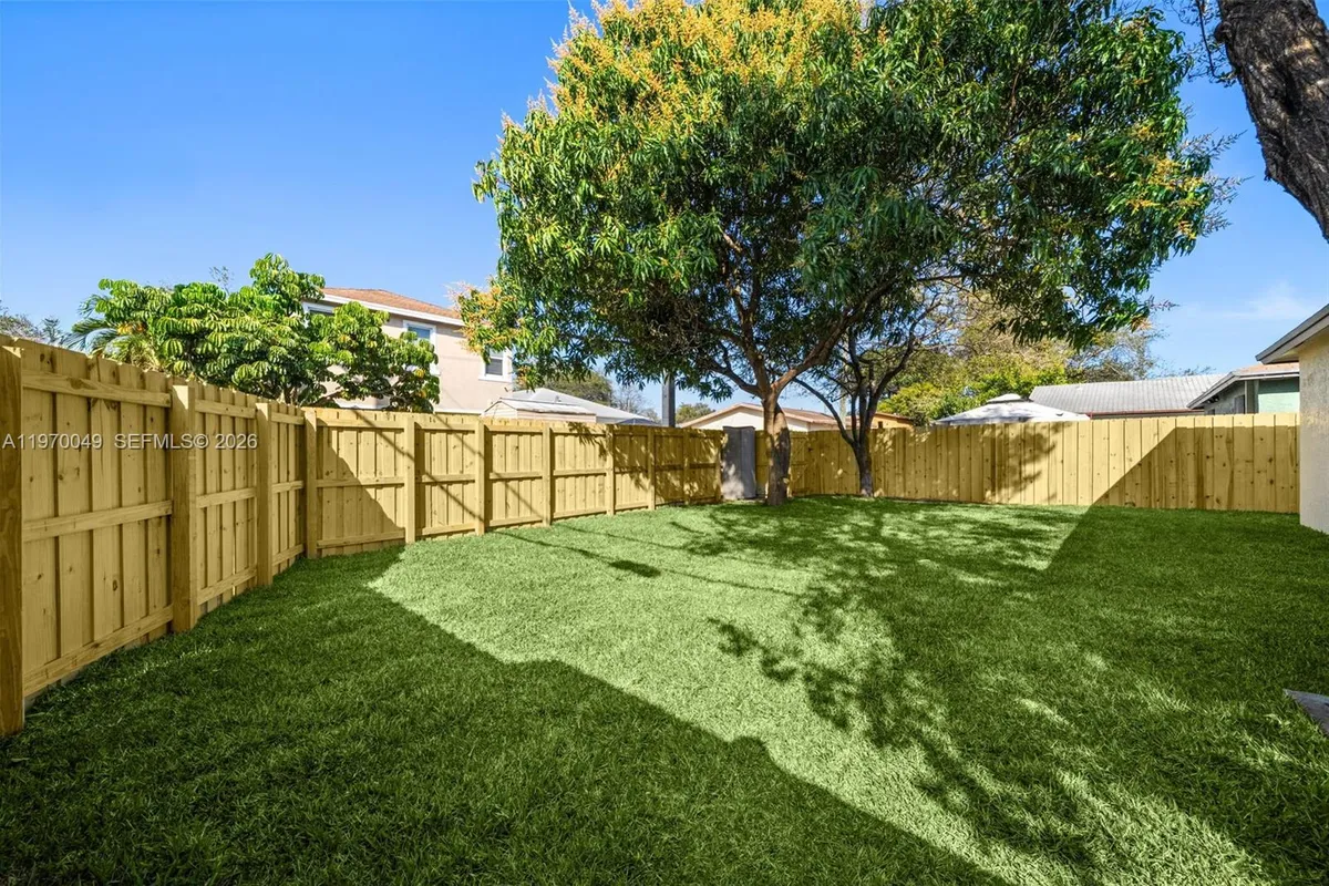 2241 Hope St, Hollywood FL 33020