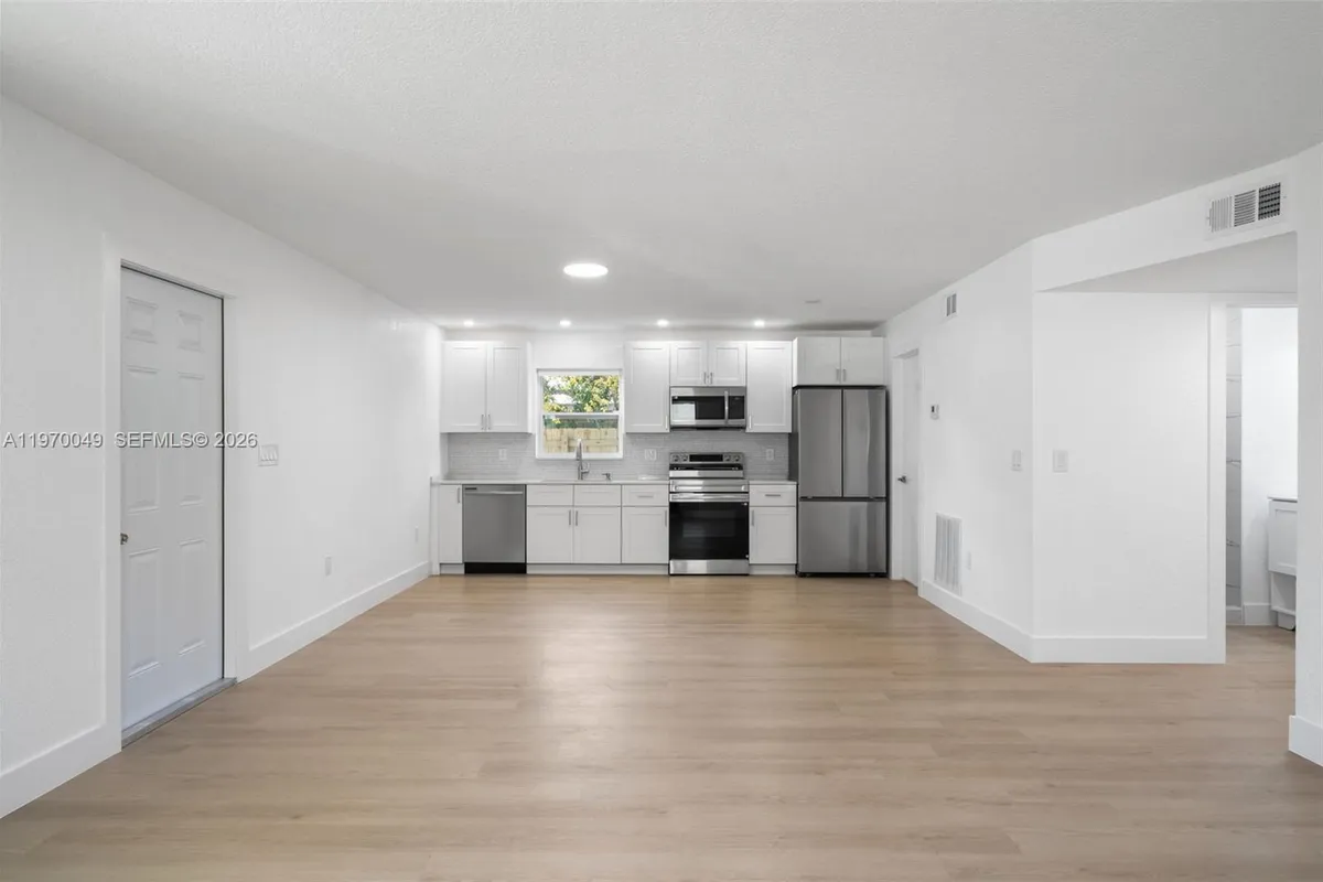 2241 Hope St, Hollywood FL 33020