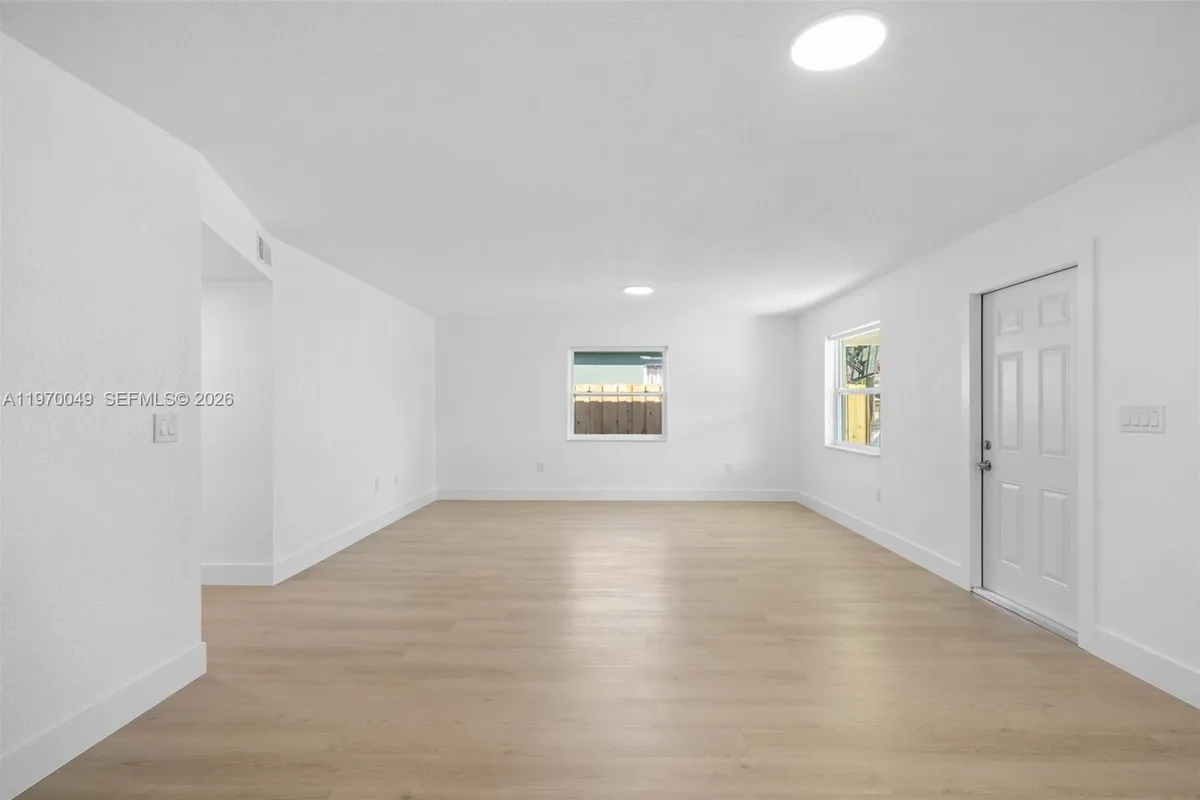 2241 Hope St, Hollywood FL 33020