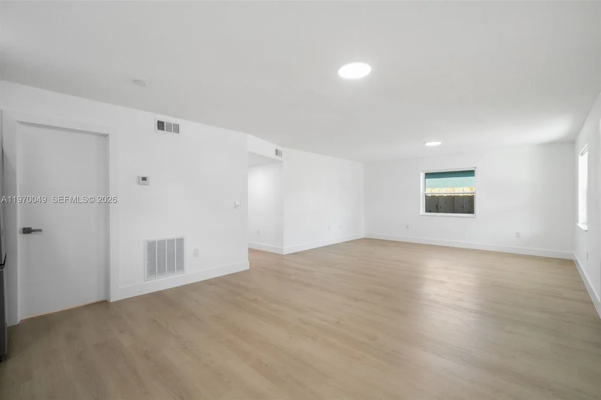 2241 Hope St, Hollywood FL 33020