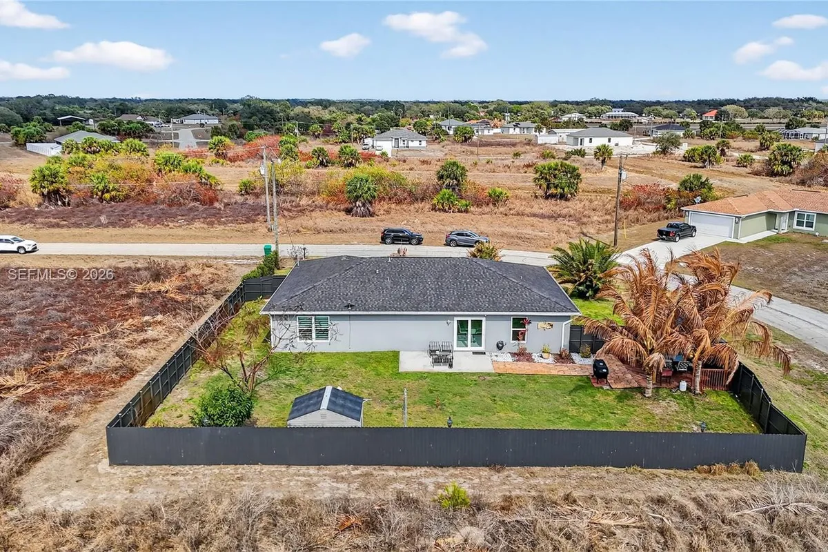 1220 Moore Run, La Belle FL 33935