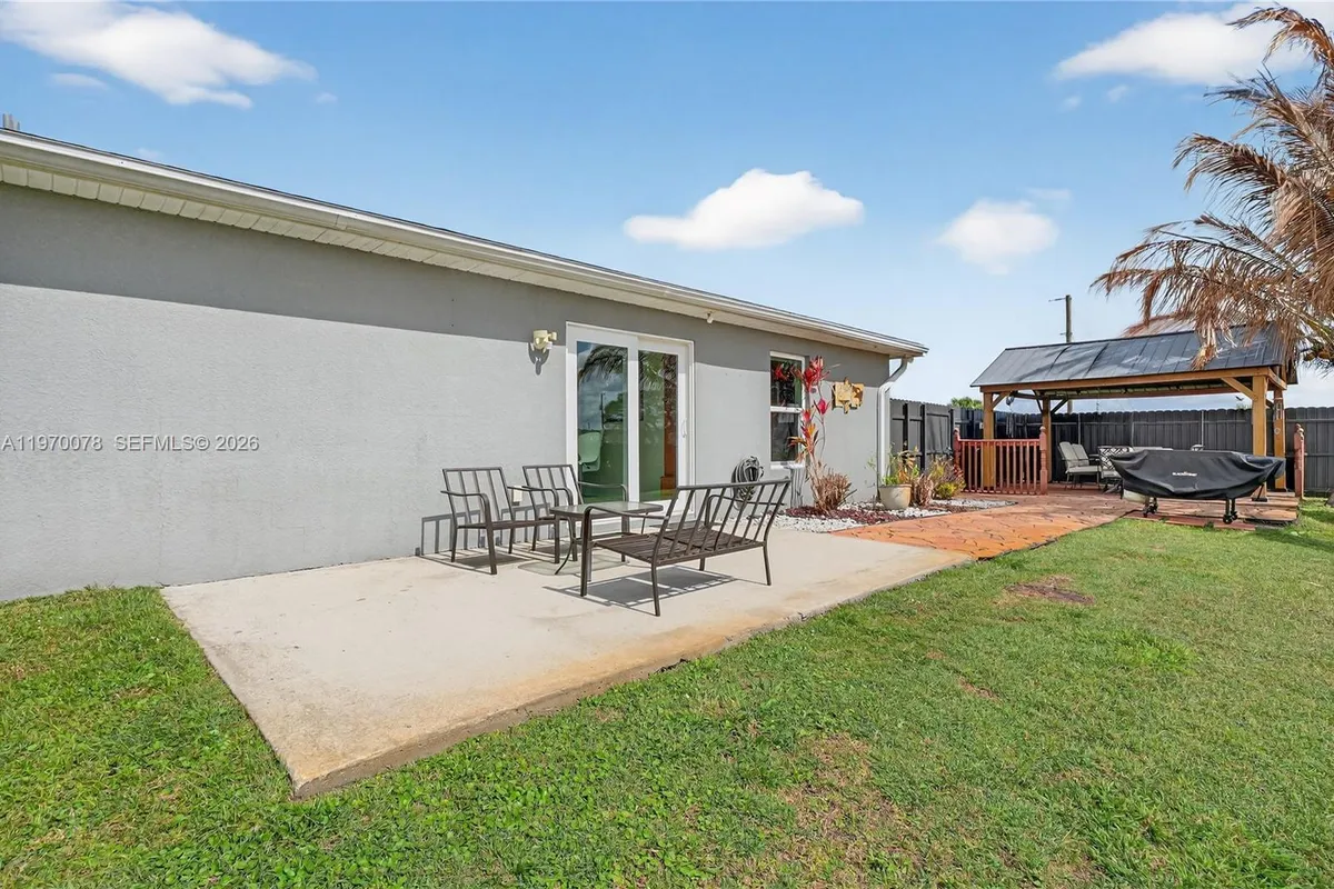 1220 Moore Run, La Belle FL 33935