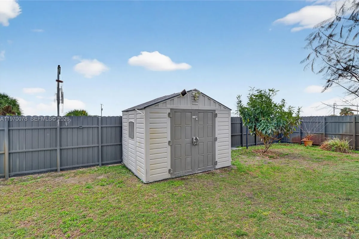 1220 Moore Run, La Belle FL 33935