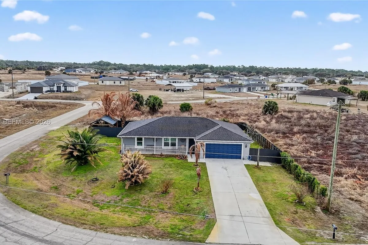 1220 Moore Run, La Belle FL 33935