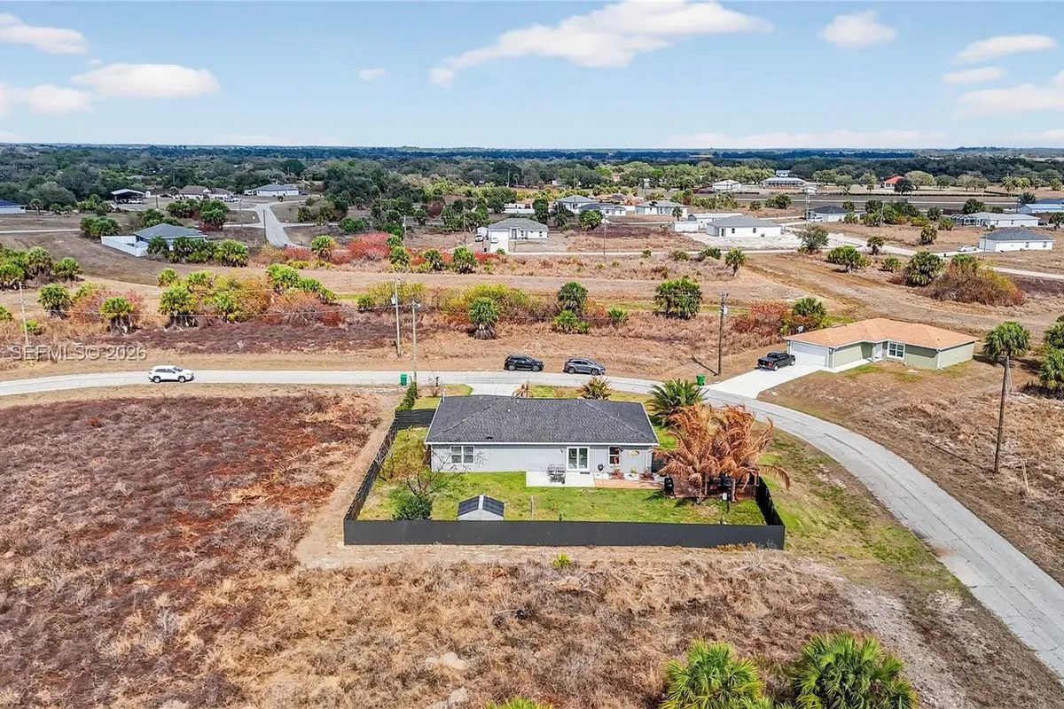 1220 Moore Run, La Belle FL 33935