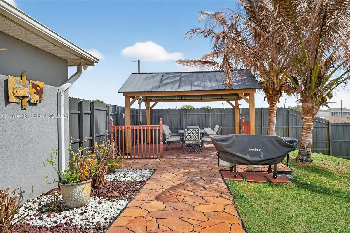 1220 Moore Run, La Belle FL 33935