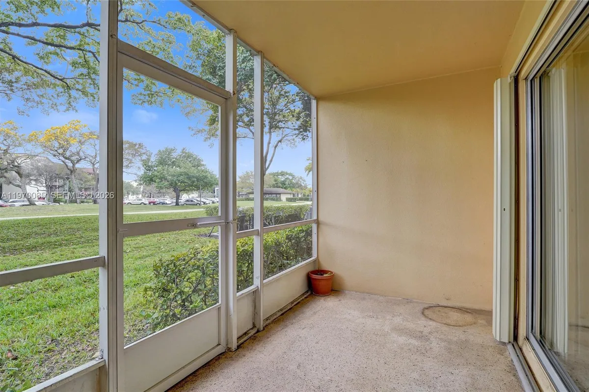 12750 SW 4th Ct # 111J, Pembroke Pines FL 33027