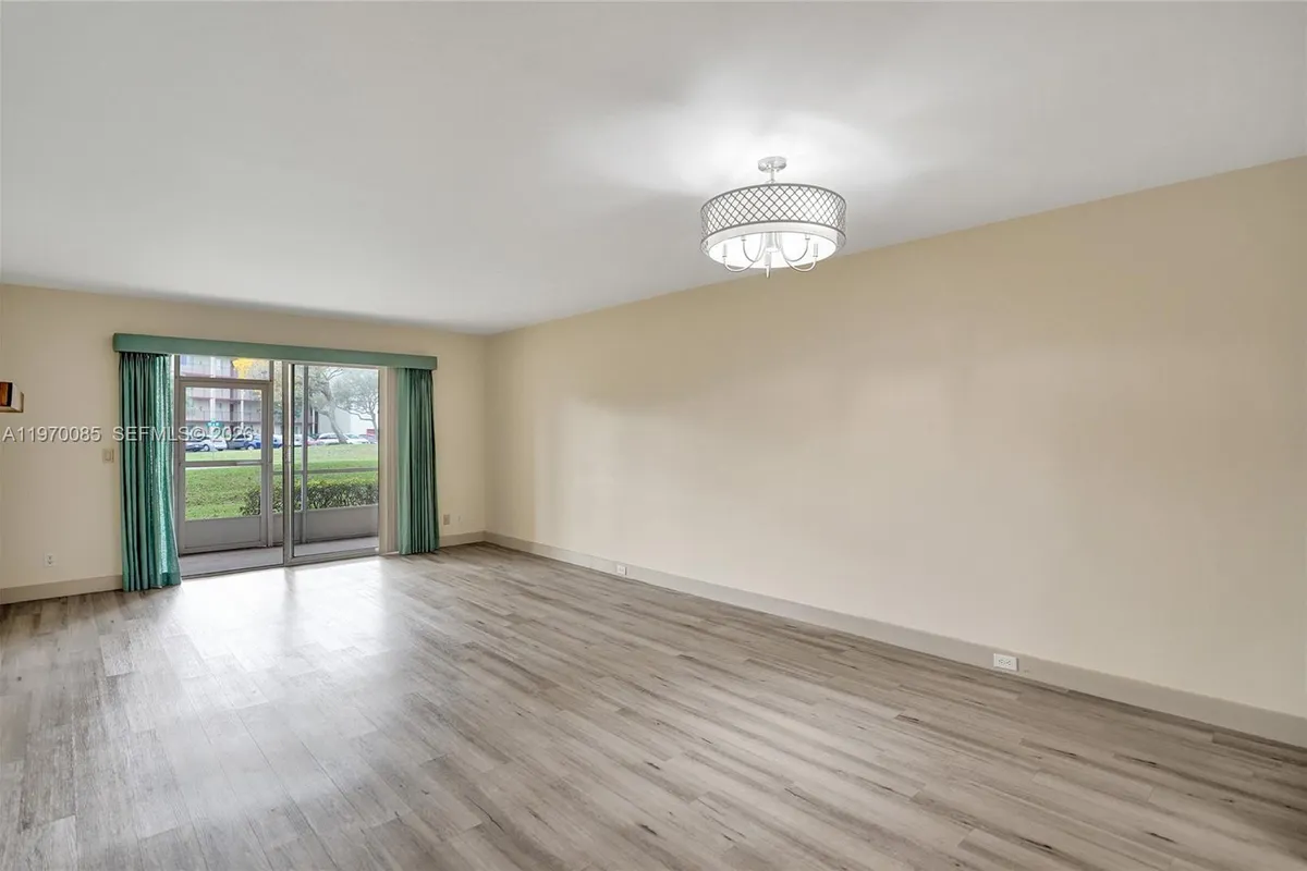 12750 SW 4th Ct # 111J, Pembroke Pines FL 33027