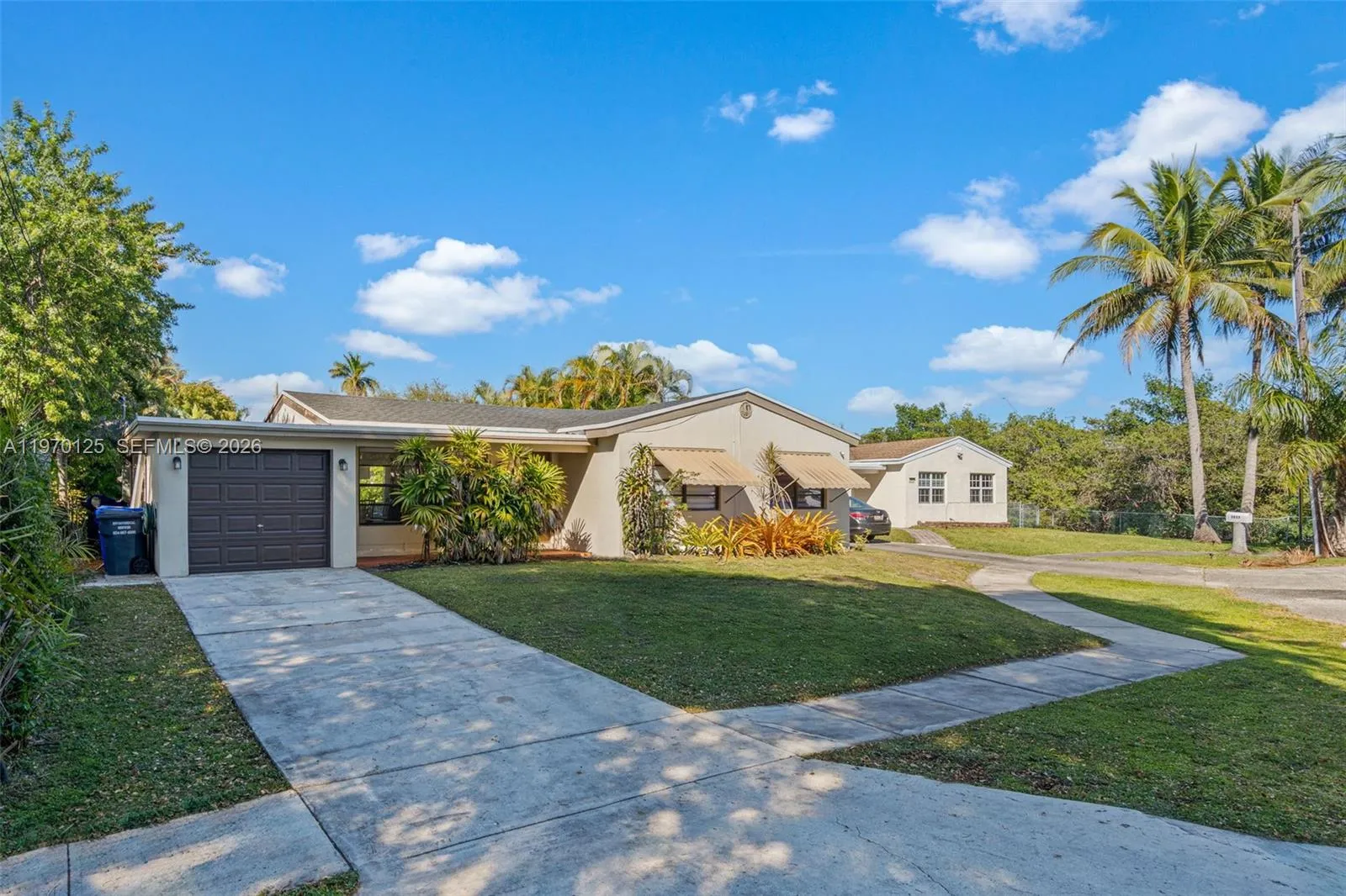 3035 Hayes St, Hollywood FL 33021