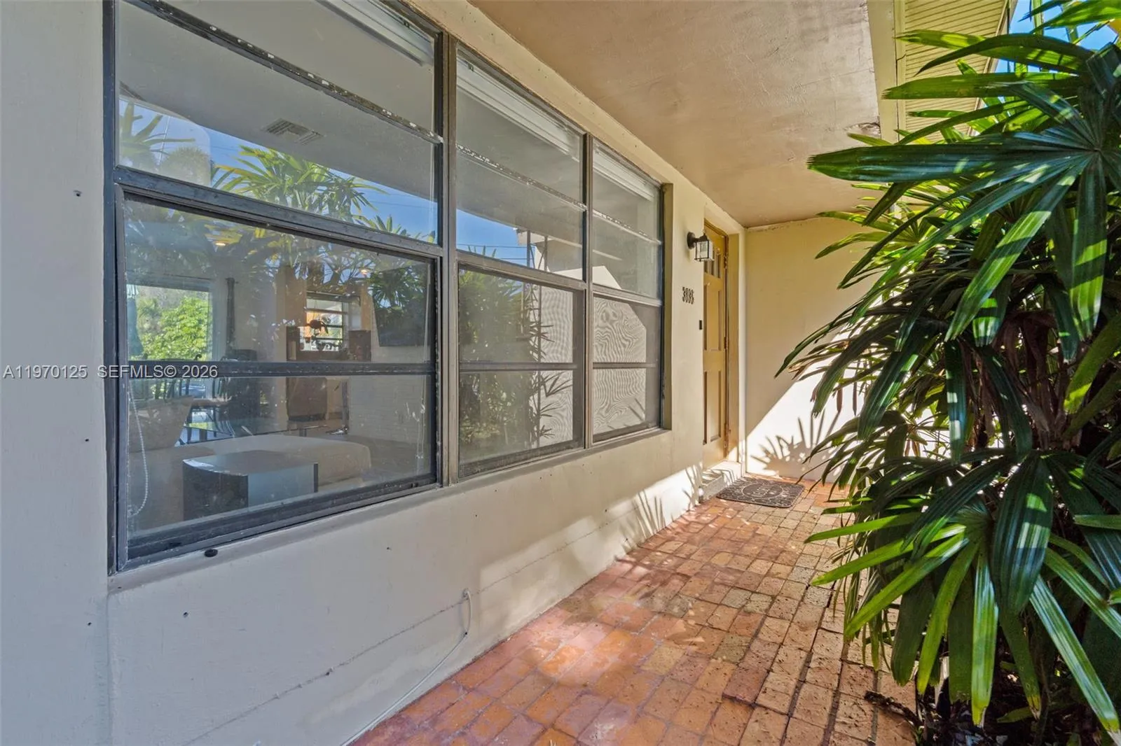 3035 Hayes St, Hollywood FL 33021