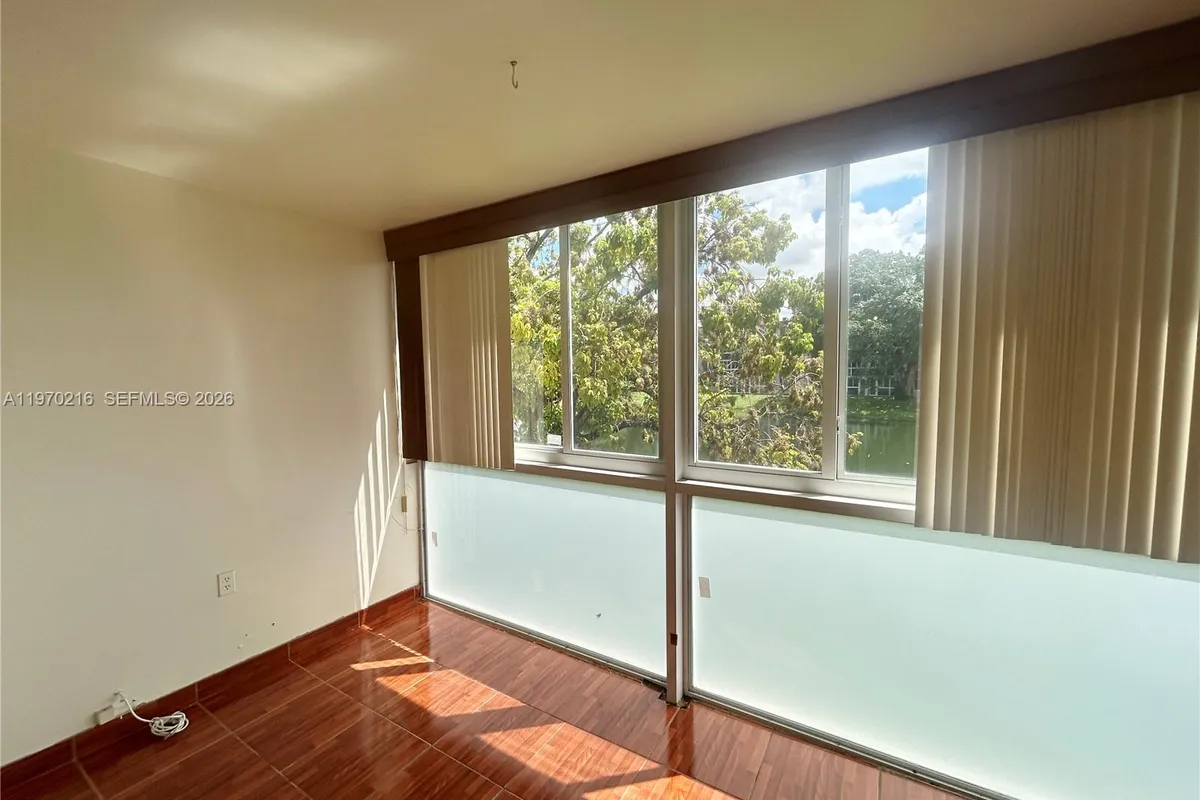 1080 Del Lago Cir # 202, Sunrise FL 33313