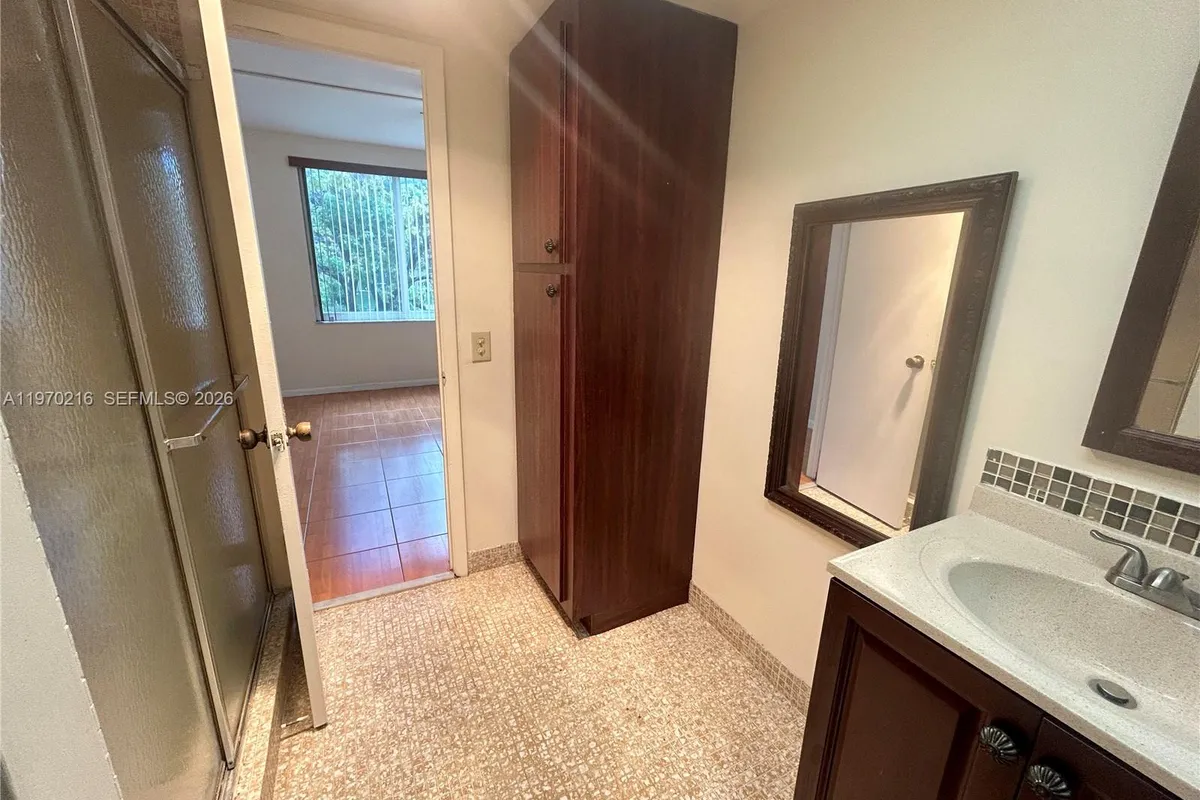 1080 Del Lago Cir # 202, Sunrise FL 33313