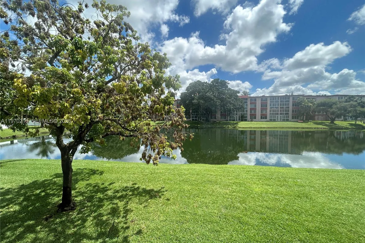 1080 Del Lago Cir # 202, Sunrise FL 33313