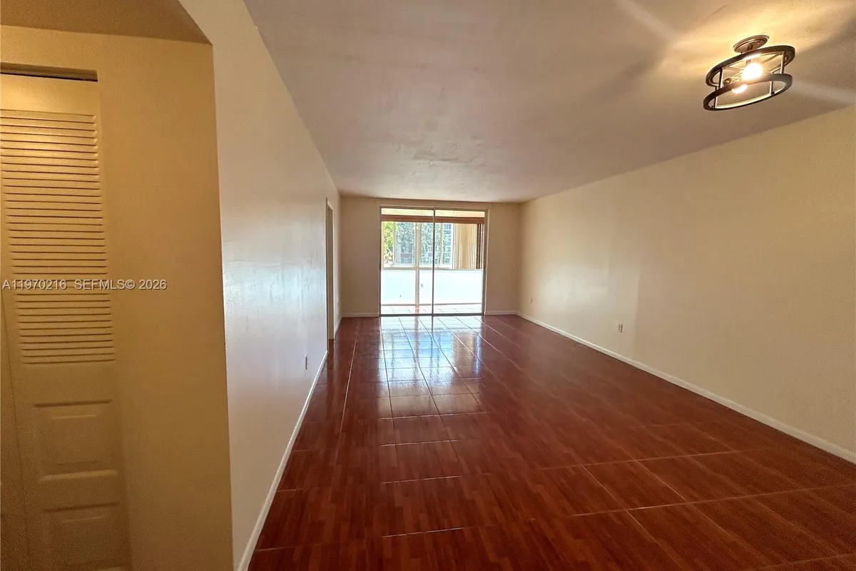 1080 Del Lago Cir # 202, Sunrise FL 33313