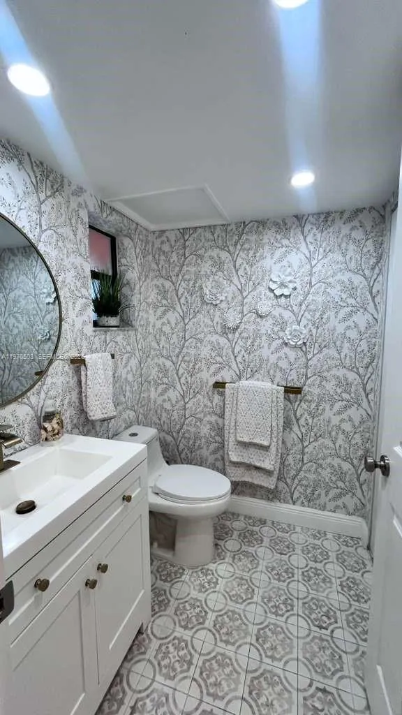 10303 Sunrise Lakes Blvd # 211, Sunrise FL 33322