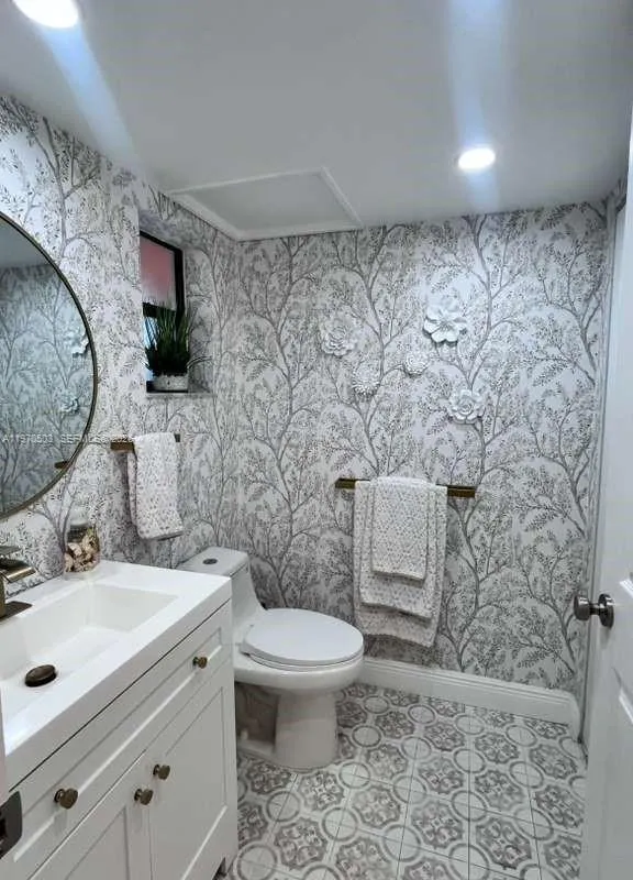 10303 Sunrise Lakes Blvd # 211, Sunrise FL 33322