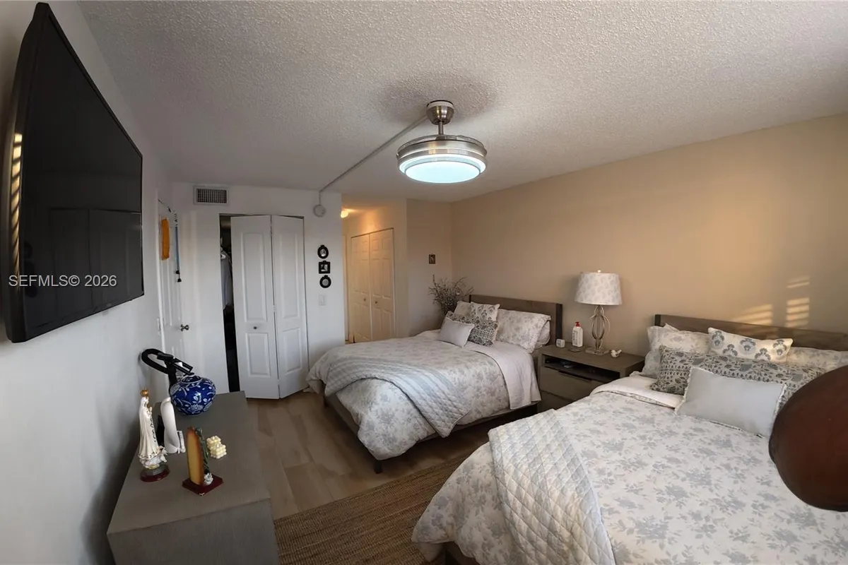 10303 Sunrise Lakes Blvd # 211, Sunrise FL 33322