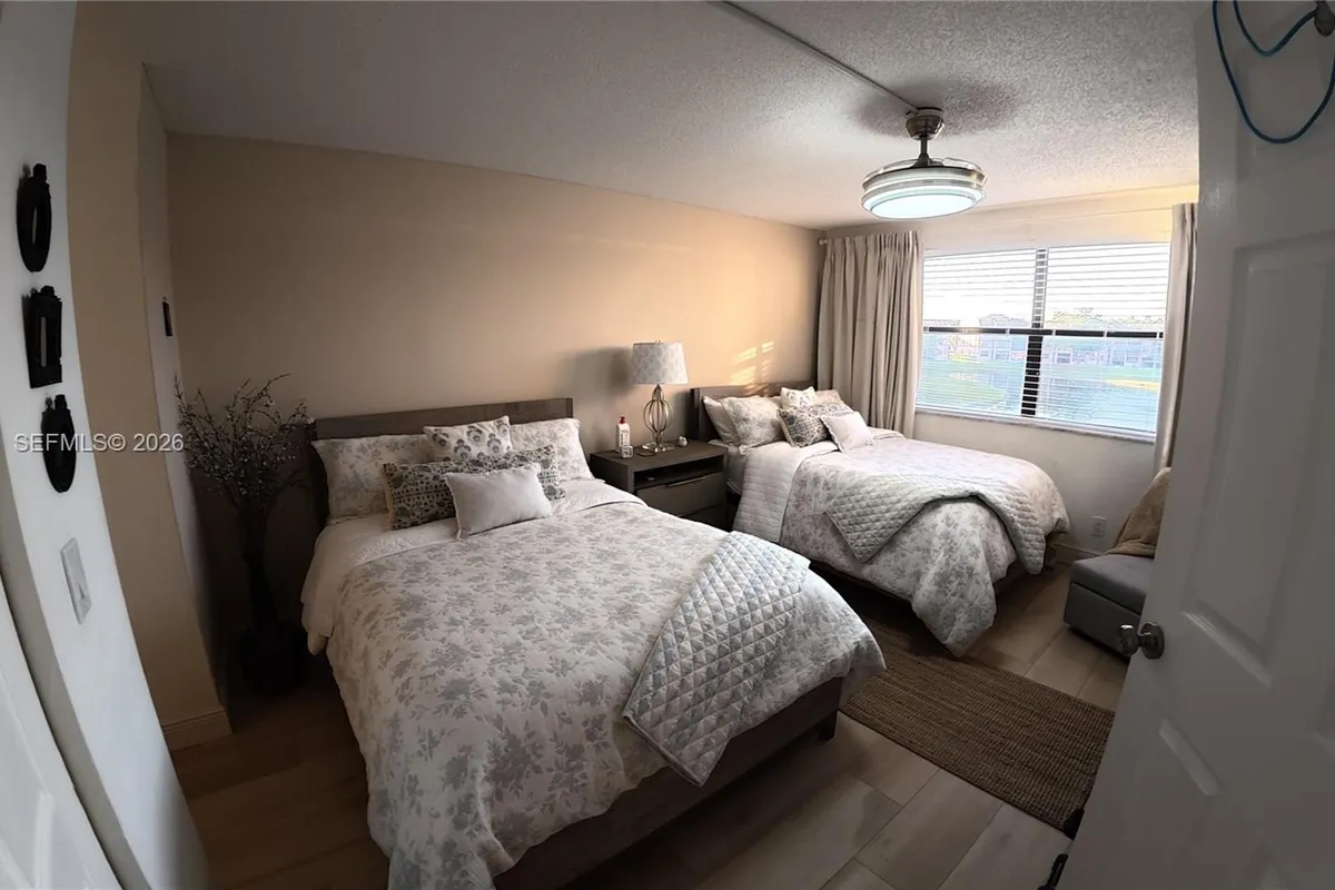 10303 Sunrise Lakes Blvd # 211, Sunrise FL 33322