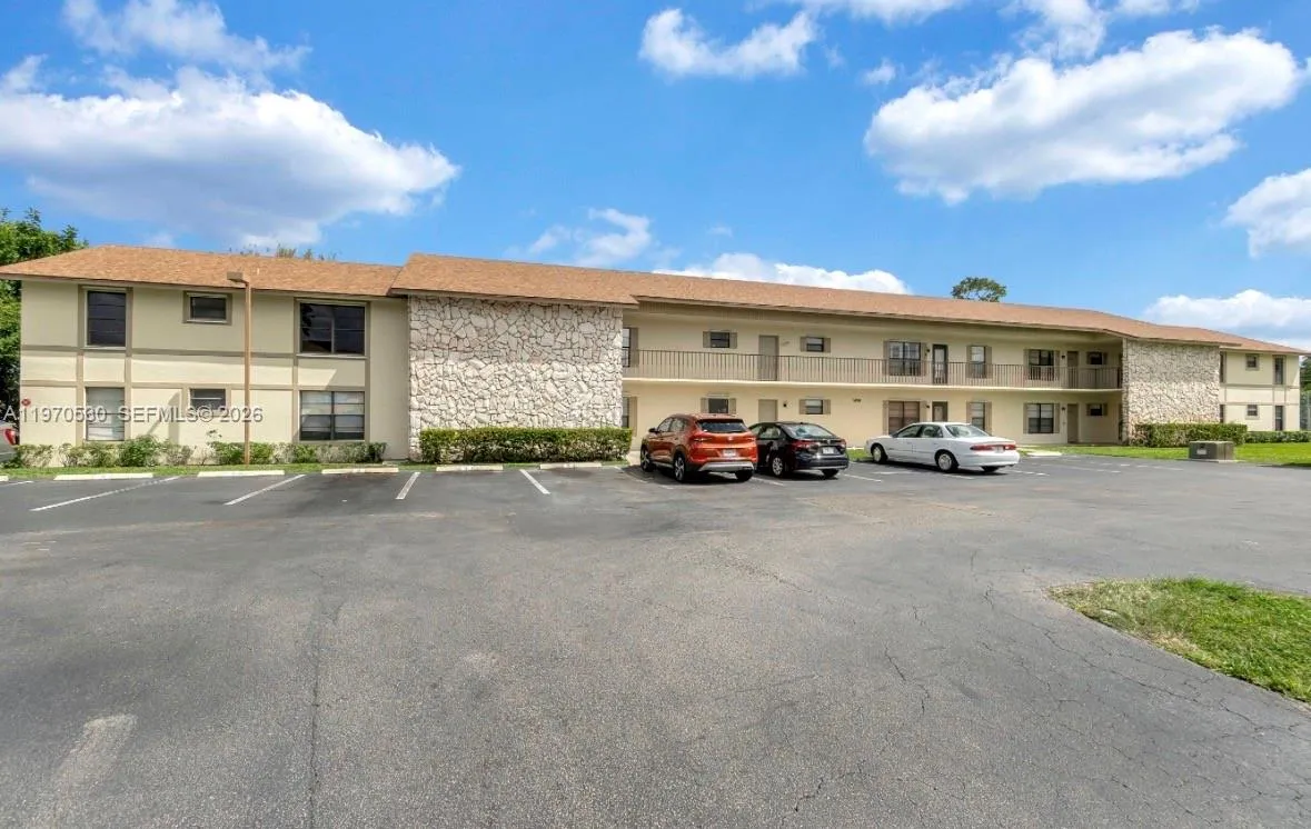 5894 Longbow Ln # 6, West Palm Beach FL 33415