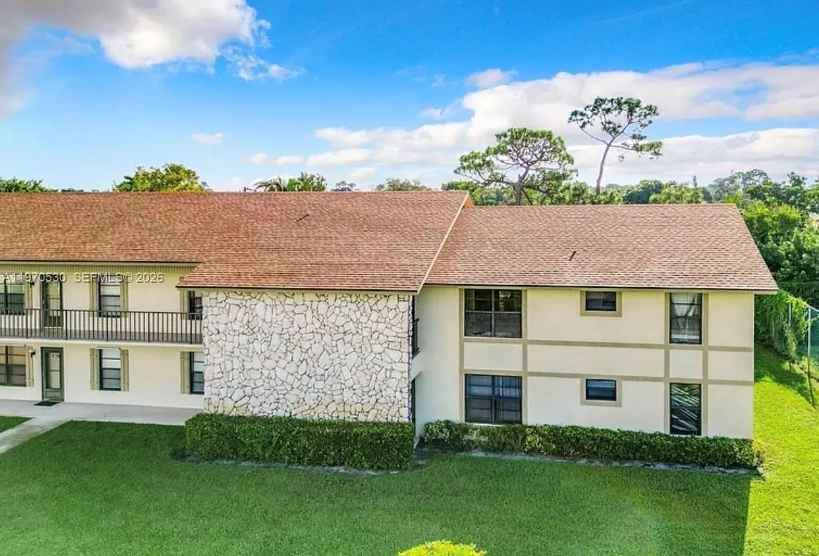 5894 Longbow Ln # 6, West Palm Beach FL 33415