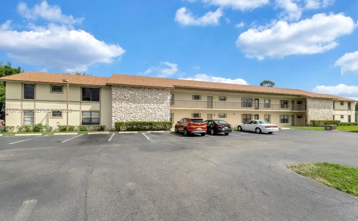 5894 Longbow Ln # 6, West Palm Beach FL 33415