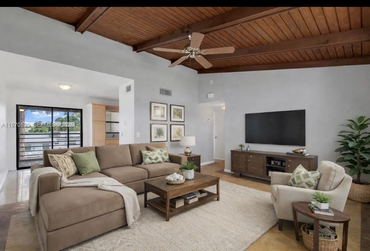 5894 Longbow Ln # 6, West Palm Beach FL 33415