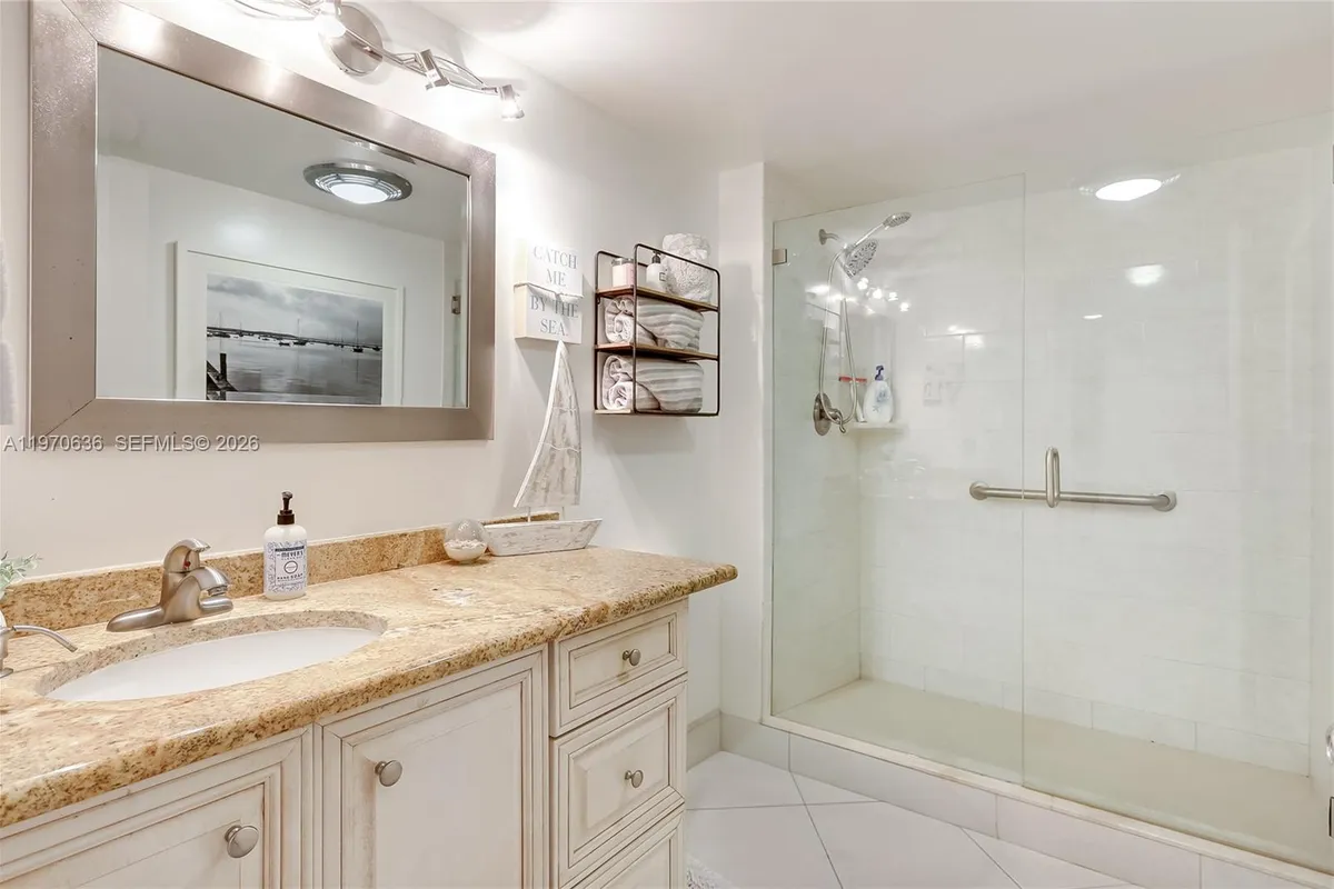 16671 N Traders Xing N # 121, Jupiter FL 33477