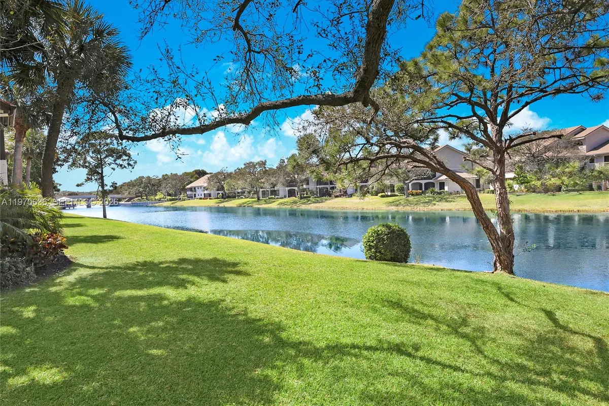 16671 N Traders Xing N # 121, Jupiter FL 33477