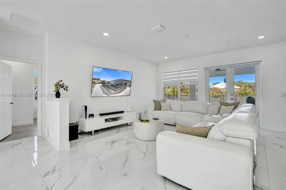 13673 N 77th Pl N, Loxahatchee FL 33412