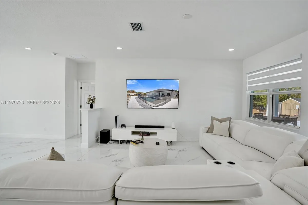 13673 N 77th Pl N, Loxahatchee FL 33412