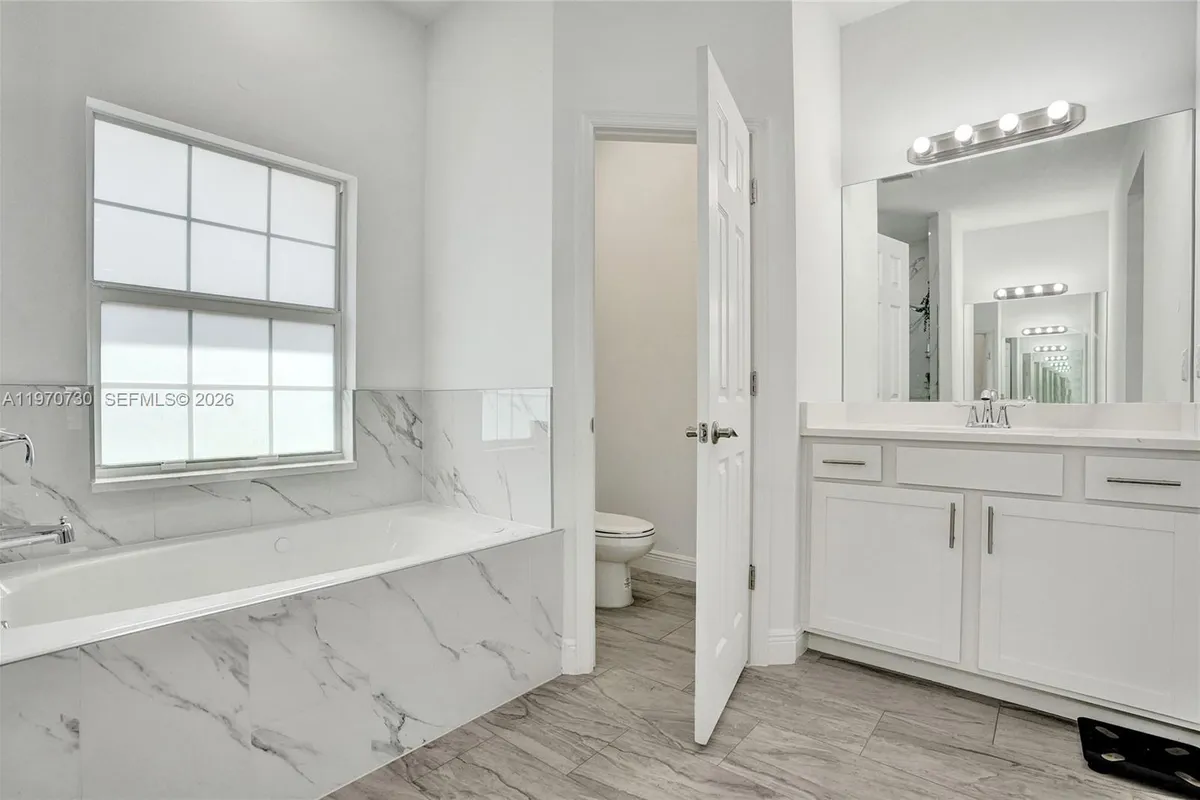 13673 N 77th Pl N, Loxahatchee FL 33412