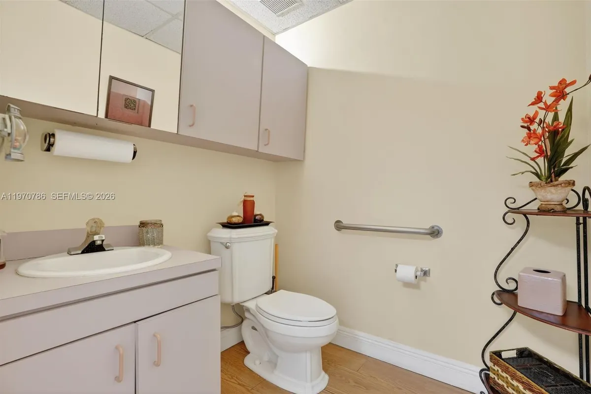 Medical Research For Sale in South Miami, South Miami FL 33155