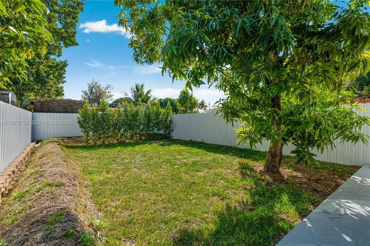 2936 NW 27th St, Miami FL 33142