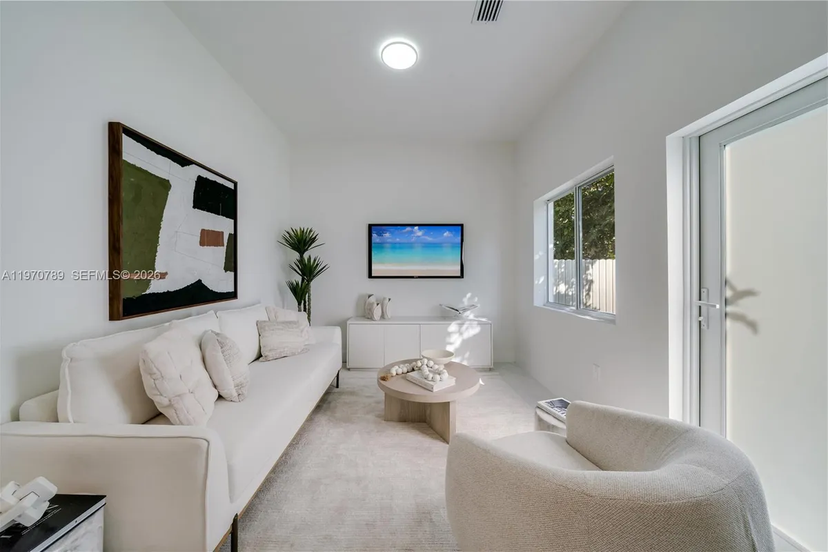 2936 NW 27th St, Miami FL 33142