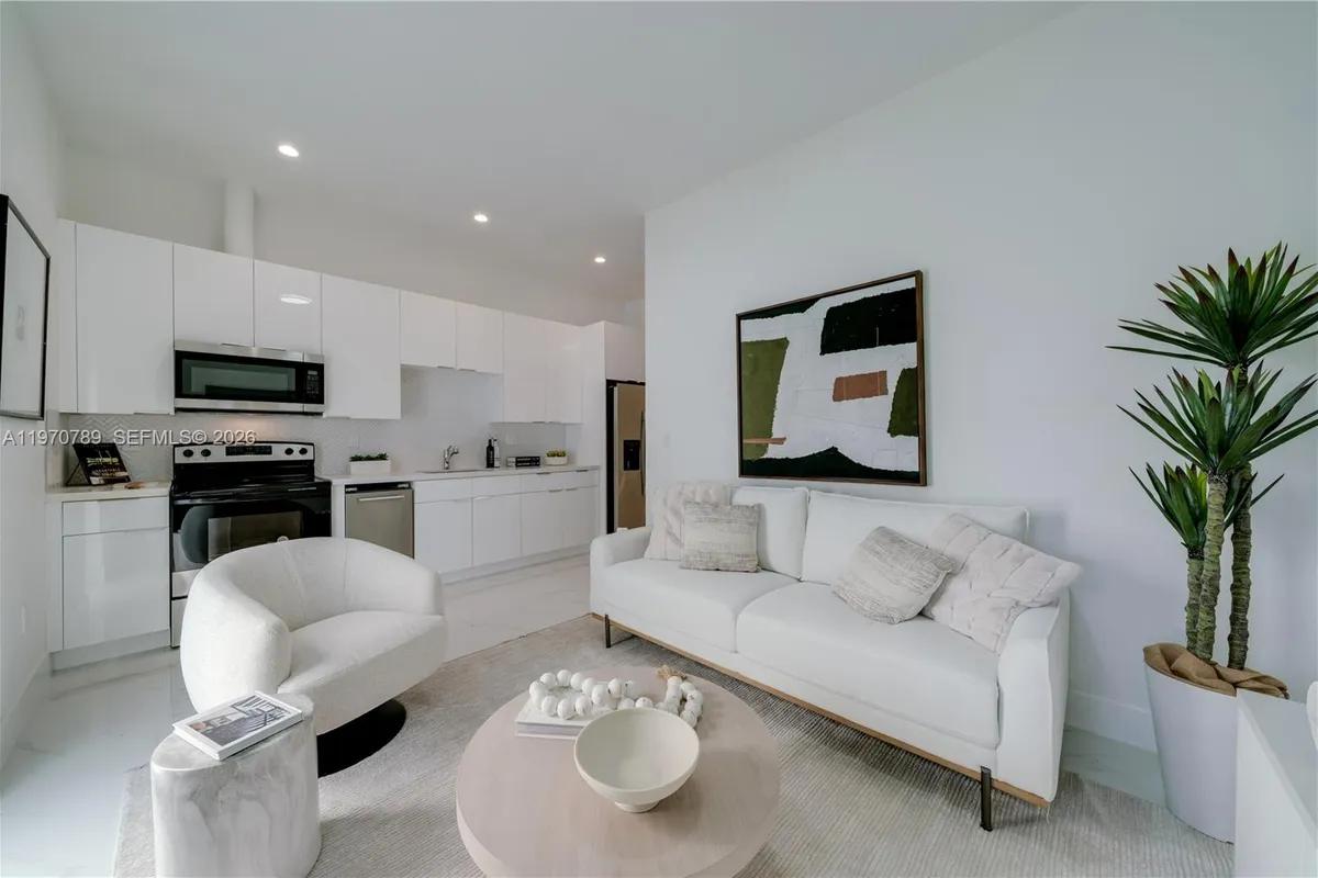 2936 NW 27th St, Miami FL 33142