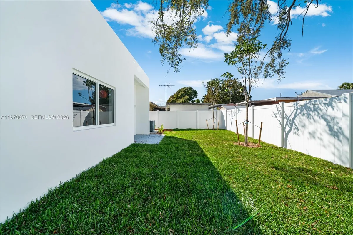 5735 SW 4th St, Miami FL 33144