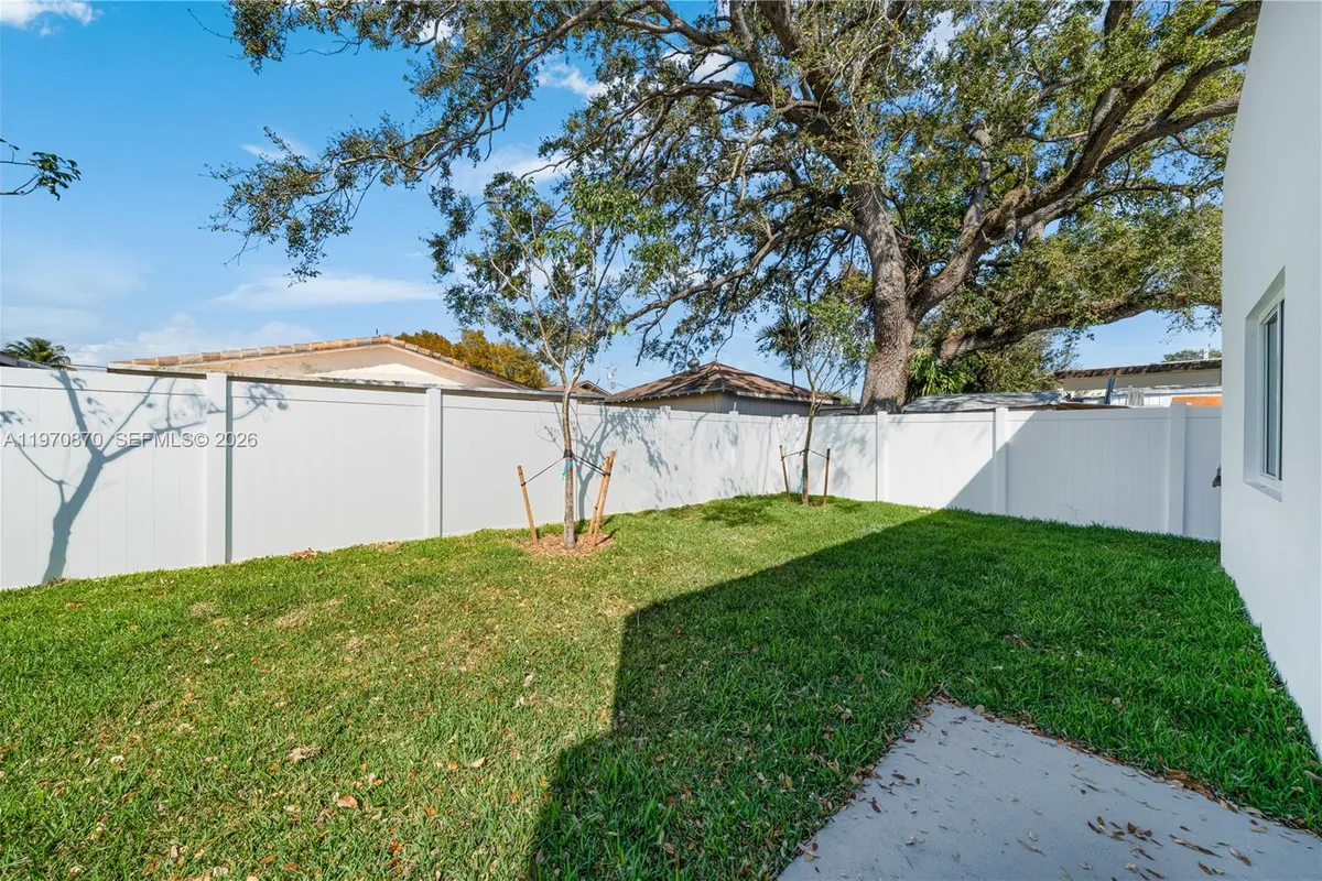 5735 SW 4th St, Miami FL 33144