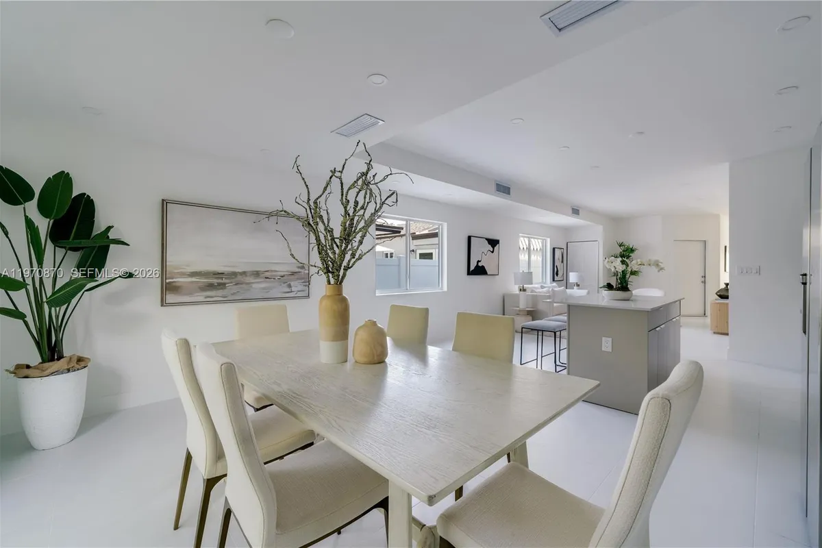 5735 SW 4th St, Miami FL 33144