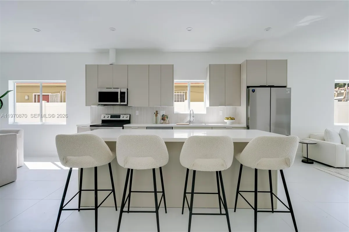 5735 SW 4th St, Miami FL 33144