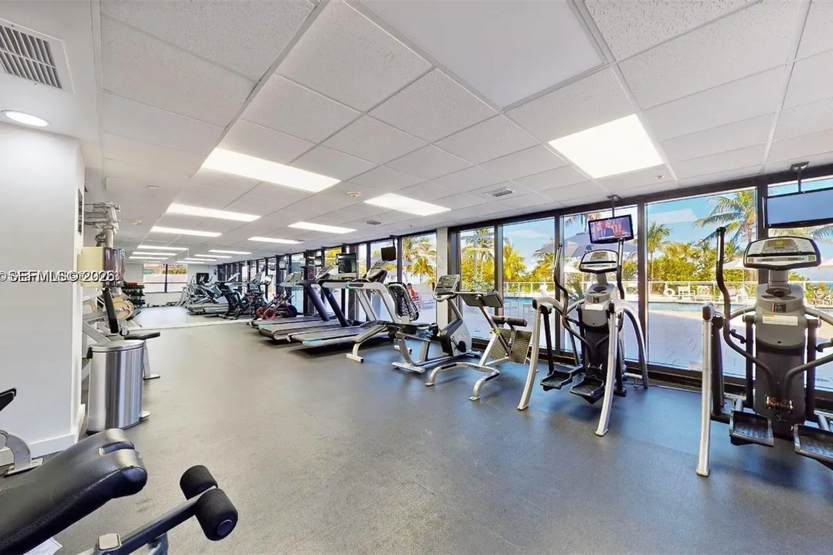 10185 Collins Ave # 1402, Bal Harbour FL 33154