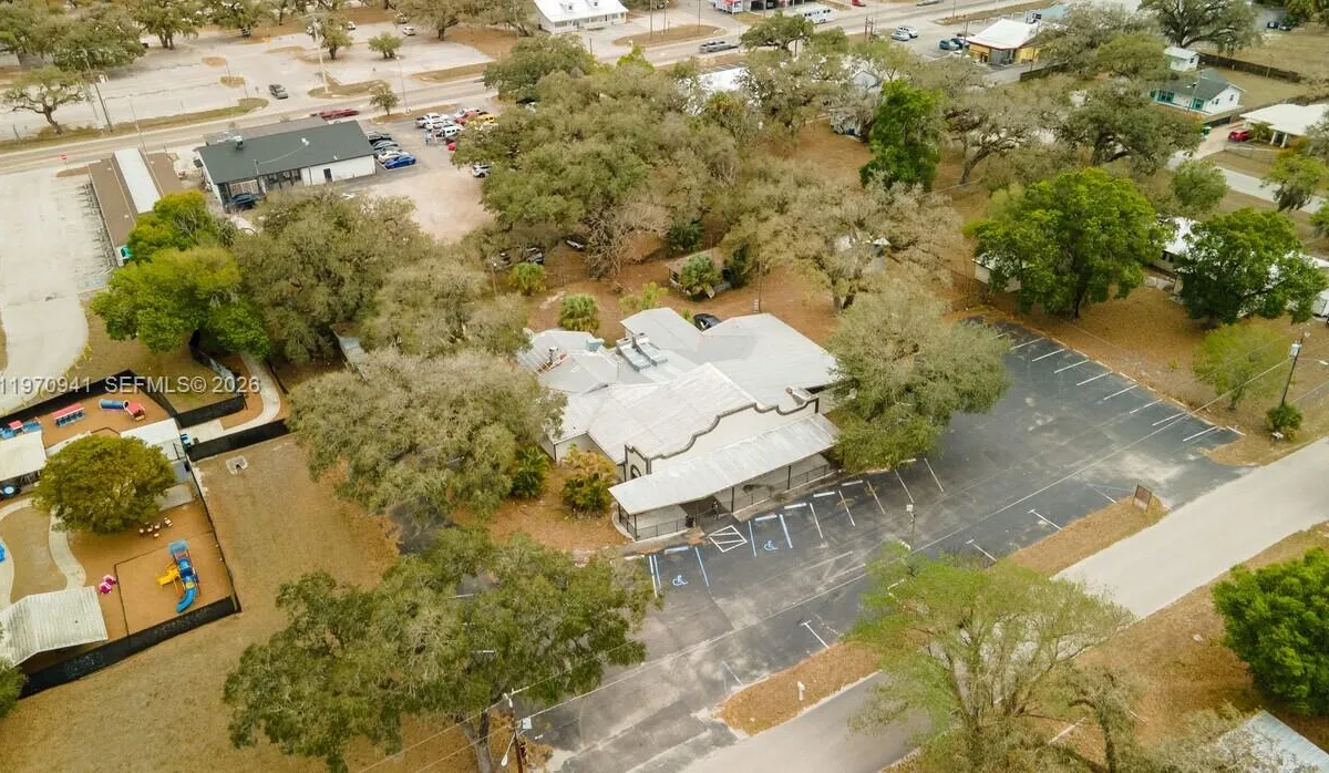 93 S Hall St, La Belle FL 33935