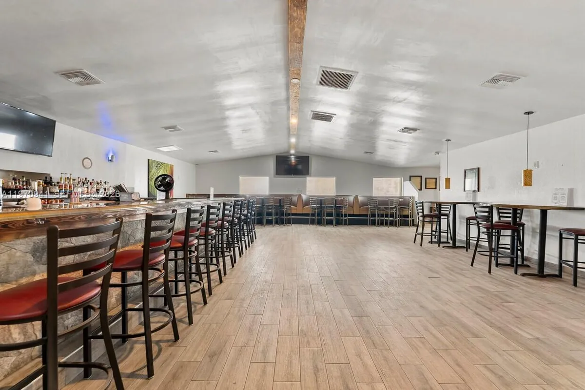 93 S Hall St, La Belle FL 33935