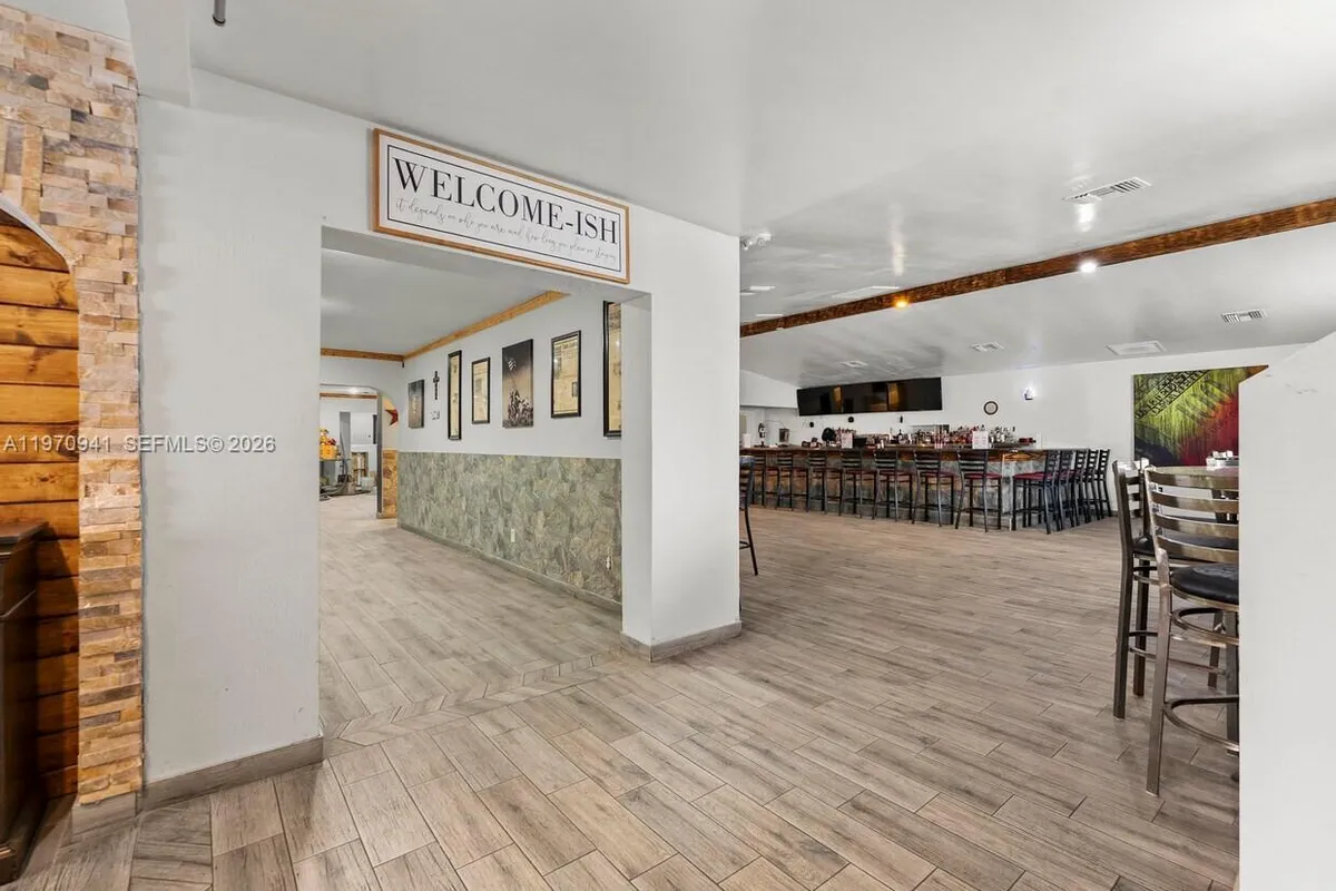 93 S Hall St, La Belle FL 33935